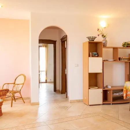 Appartamenti Borgo Terra Aparthotel